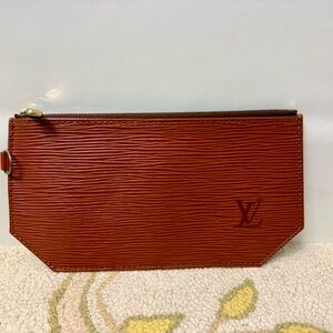 LOUIS VUITTON Epi Leather Pouchette Clutch Accessory - Brown